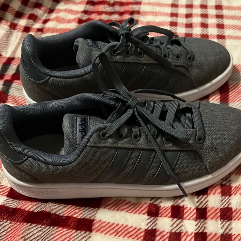 Adidas Grand Court sneaker